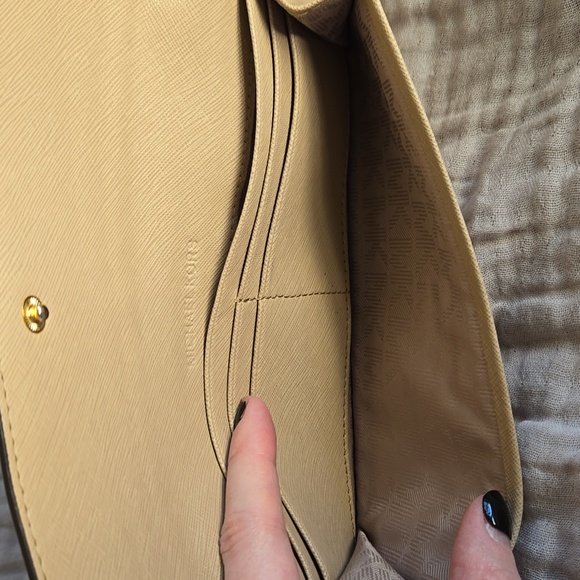 Michael Kors wallet - Picture 7 of 12